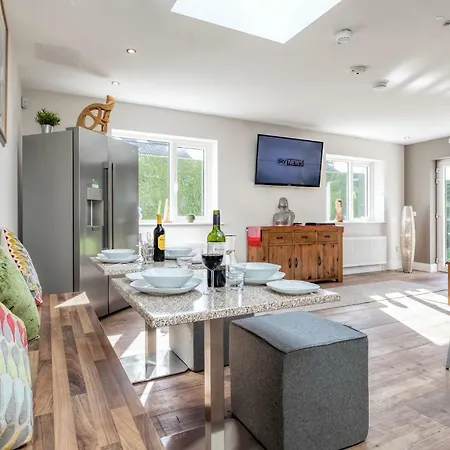 Tintawn House *