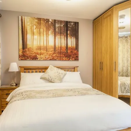 Tintawn House Guest house *