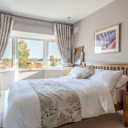 Tintawn House Guest house *