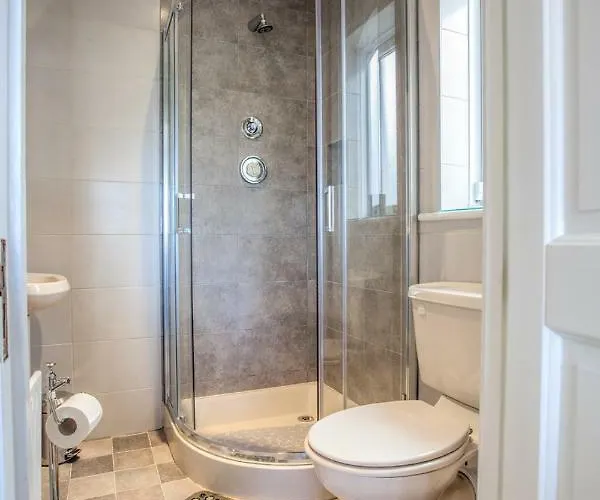 Konukevi Tintawn House *