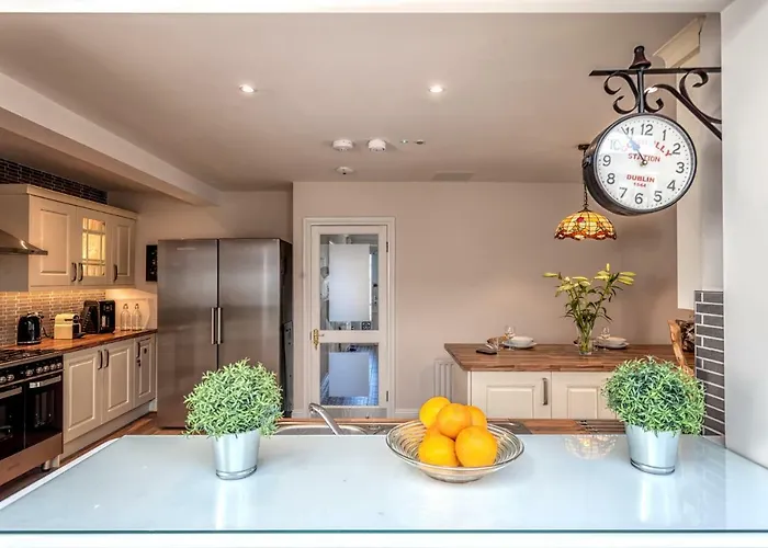 Konukevi Tintawn House