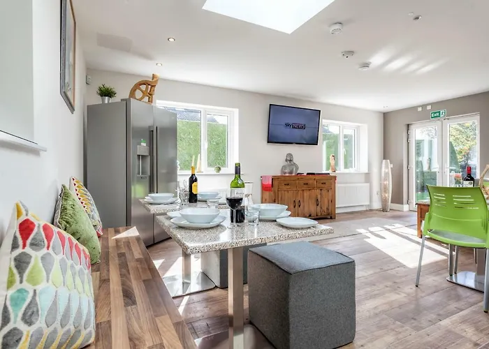 Tintawn House *