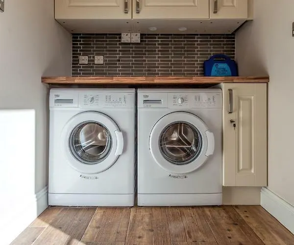 Konukevi Tintawn House