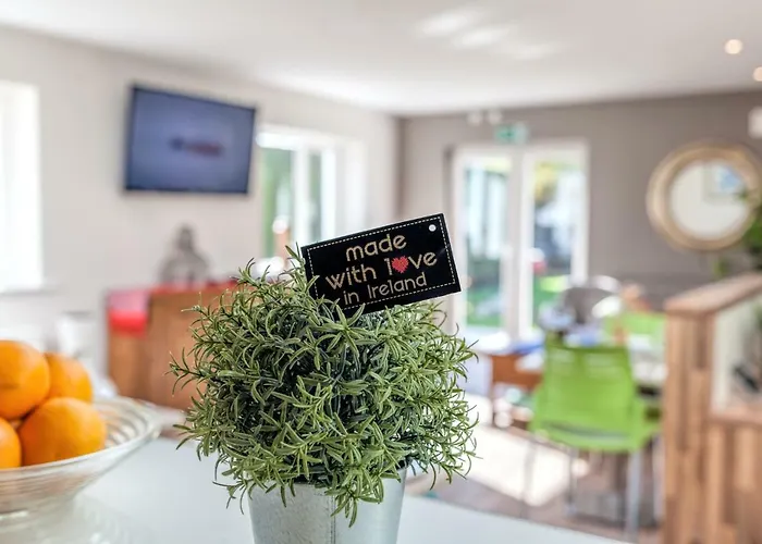 Konukevi Tintawn House *